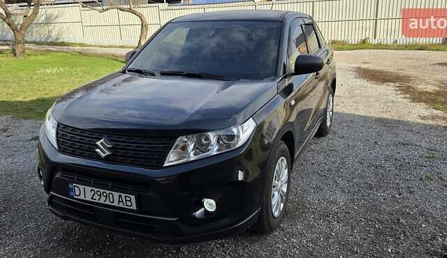 Черный Сузуки Витара, объемом двигателя 1.59 л и пробегом 36 тыс. км за 19000 $, фото 2 на Automoto.ua