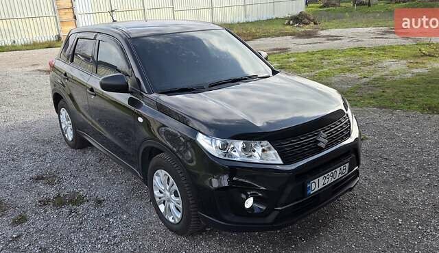 Черный Сузуки Витара, объемом двигателя 1.59 л и пробегом 36 тыс. км за 19000 $, фото 9 на Automoto.ua