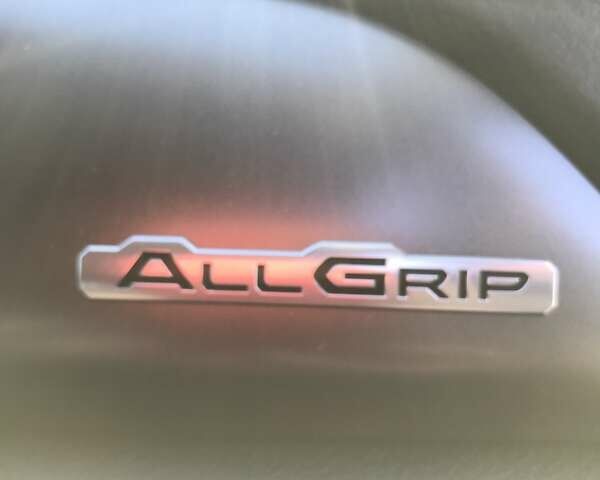 Черный Сузуки Витара, объемом двигателя 1.37 л и пробегом 7 тыс. км за 23400 $, фото 9 на Automoto.ua