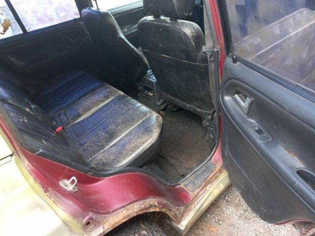 Сузукі Вітара 1996 у Тараще на Automoto.ua Червоний Сузукі Вітара, об'ємом двигуна 1.8 л та пробігом 1 тис. км за 3200 $, фото 9 на Automoto.ua
