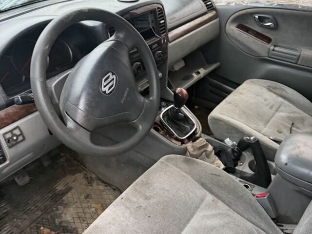 Красный Сузуки Витара, объемом двигателя 0 л и пробегом 250 тыс. км за 999 $, фото 5 на Automoto.ua