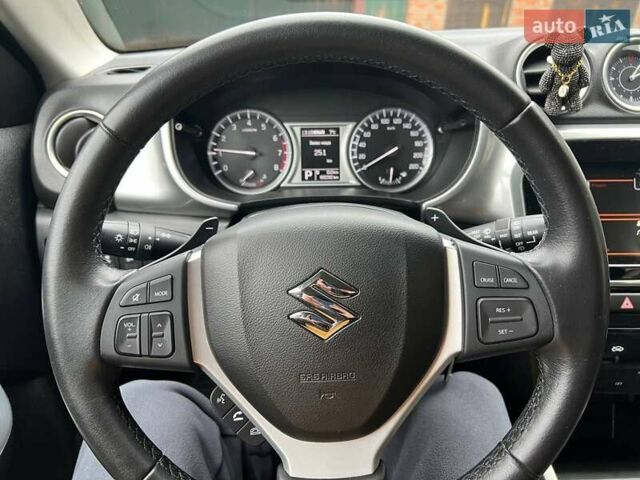 Красный Сузуки Витара, объемом двигателя 1.6 л и пробегом 60 тыс. км за 18500 $, фото 17 на Automoto.ua