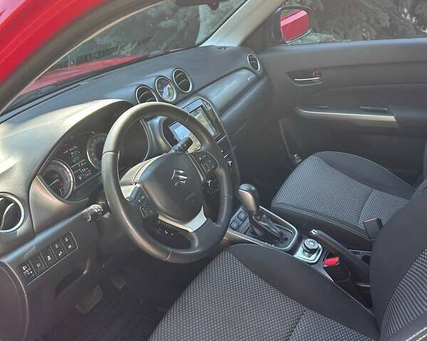 Красный Сузуки Витара, объемом двигателя 1.37 л и пробегом 131 тыс. км за 19000 $, фото 8 на Automoto.ua