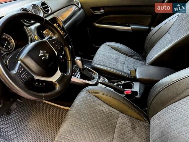 Красный Сузуки Витара, объемом двигателя 1 л и пробегом 60 тыс. км за 16700 $, фото 34 на Automoto.ua