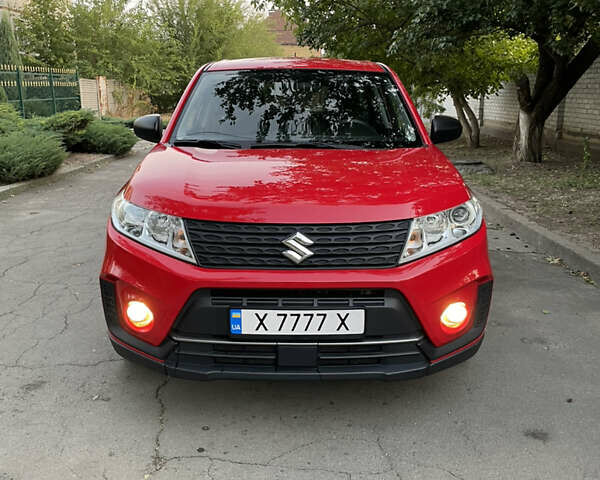 Красный Сузуки Витара, объемом двигателя 0 л и пробегом 46 тыс. км за 12999 $, фото 2 на Automoto.ua