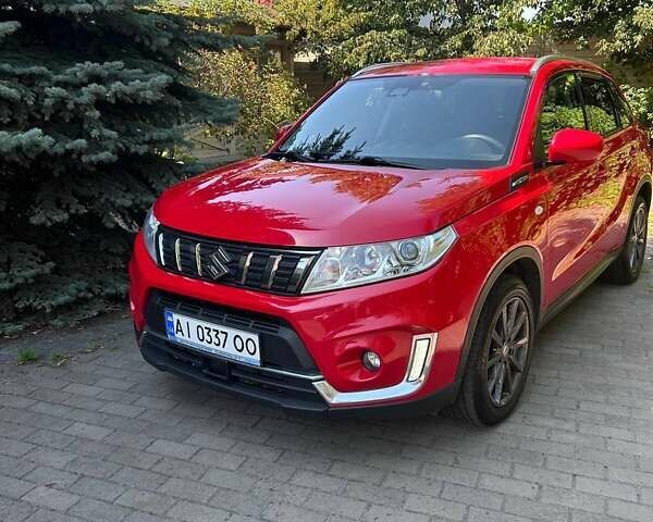 Красный Сузуки Витара, объемом двигателя 1.37 л и пробегом 131 тыс. км за 19000 $, фото 1 на Automoto.ua