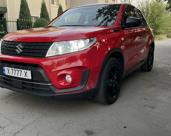 Красный Сузуки Витара, объемом двигателя 0 л и пробегом 46 тыс. км за 12999 $, фото 11 на Automoto.ua