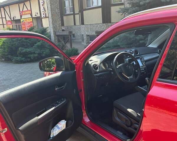 Красный Сузуки Витара, объемом двигателя 1.37 л и пробегом 131 тыс. км за 19000 $, фото 10 на Automoto.ua