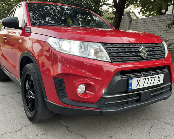 Красный Сузуки Витара, объемом двигателя 0 л и пробегом 46 тыс. км за 12999 $, фото 12 на Automoto.ua