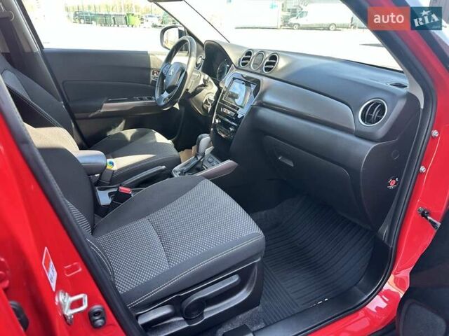 Красный Сузуки Витара, объемом двигателя 1 л и пробегом 83 тыс. км за 17900 $, фото 19 на Automoto.ua