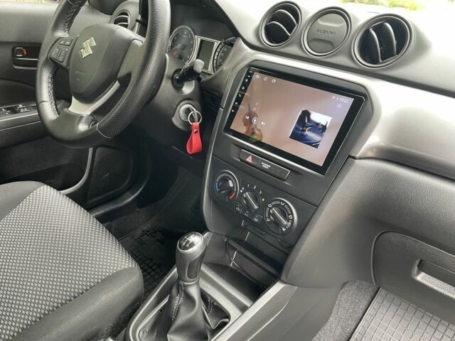 Красный Сузуки Витара, объемом двигателя 1 л и пробегом 46 тыс. км за 12999 $, фото 11 на Automoto.ua