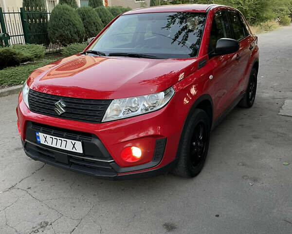 Красный Сузуки Витара, объемом двигателя 0 л и пробегом 46 тыс. км за 12999 $, фото 1 на Automoto.ua