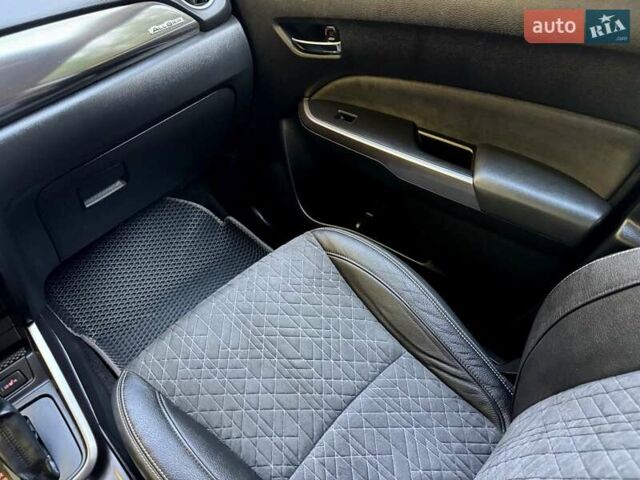 Красный Сузуки Витара, объемом двигателя 1 л и пробегом 60 тыс. км за 16700 $, фото 35 на Automoto.ua