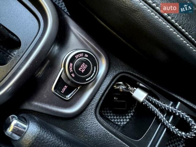 Красный Сузуки Витара, объемом двигателя 1 л и пробегом 60 тыс. км за 16700 $, фото 55 на Automoto.ua