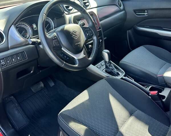 Красный Сузуки Витара, объемом двигателя 1 л и пробегом 83 тыс. км за 17900 $, фото 8 на Automoto.ua