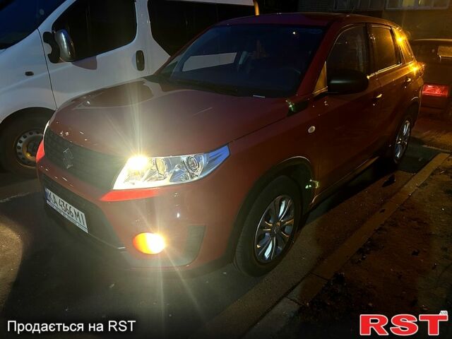 Красный Сузуки Витара, объемом двигателя 1.6 л и пробегом 14 тыс. км за 21900 $, фото 3 на Automoto.ua