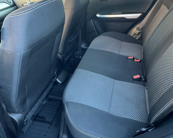 Сузуки Витара, объемом двигателя 1.59 л и пробегом 110 тыс. км за 15900 $, фото 12 на Automoto.ua