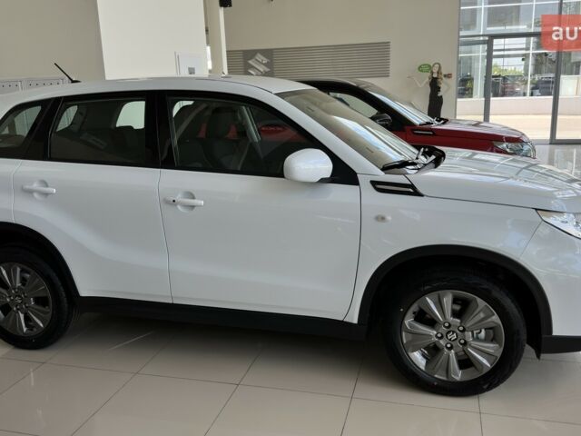 Сузуки Витара, объемом двигателя 1.37 л и пробегом 0 тыс. км за 23343 $, фото 3 на Automoto.ua