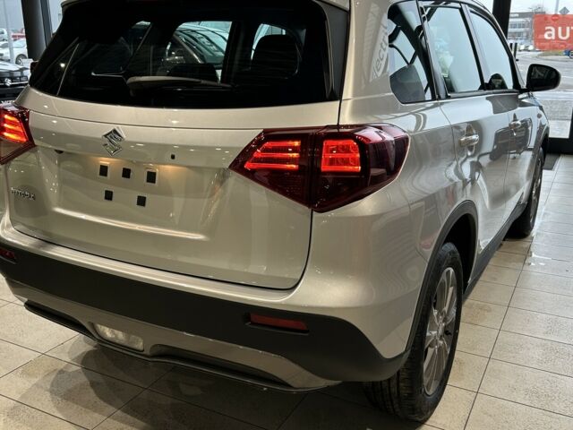 Сузуки Витара, объемом двигателя 1.37 л и пробегом 0 тыс. км за 23143 $, фото 3 на Automoto.ua