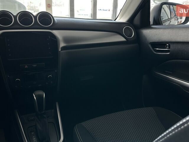 Сузуки Витара, объемом двигателя 1.37 л и пробегом 0 тыс. км за 24415 $, фото 32 на Automoto.ua