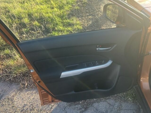 Жовтий Сузукі Вітара, об'ємом двигуна 1.6 л та пробігом 140 тис. км за 14900 $, фото 8 на Automoto.ua