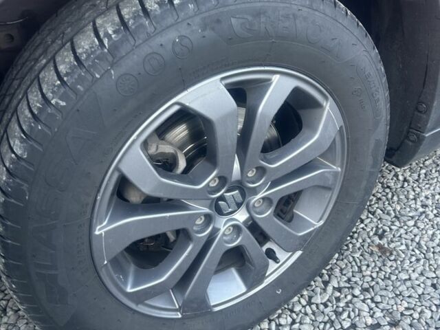 Жовтий Сузукі Вітара, об'ємом двигуна 1.6 л та пробігом 140 тис. км за 14900 $, фото 9 на Automoto.ua