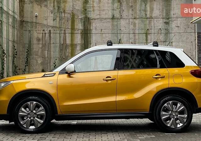 Сузуки Витара 2019 в Хмельницком на Automoto.ua Желтый Сузуки Витара, объемом двигателя 1 л и пробегом 78 тыс. км за 15999 $, фото 4 на Automoto.ua
