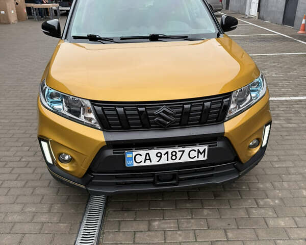 Желтый Сузуки Витара, объемом двигателя 1.4 л и пробегом 96 тыс. км за 19000 $, фото 25 на Automoto.ua