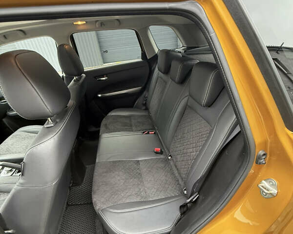 Желтый Сузуки Витара, объемом двигателя 1.4 л и пробегом 96 тыс. км за 19000 $, фото 44 на Automoto.ua