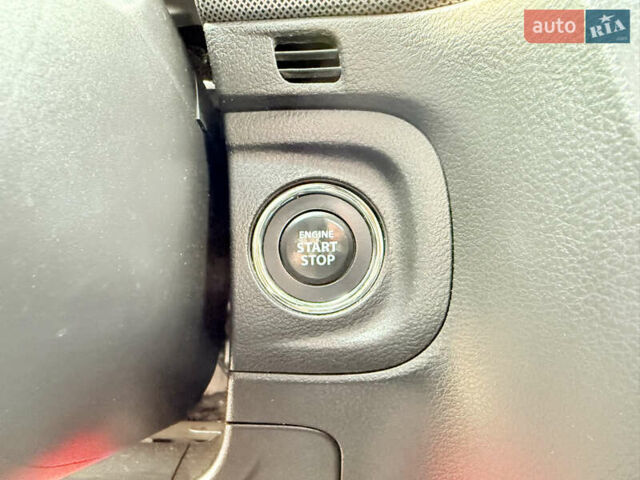 Желтый Сузуки Витара, объемом двигателя 1.37 л и пробегом 141 тыс. км за 17800 $, фото 12 на Automoto.ua