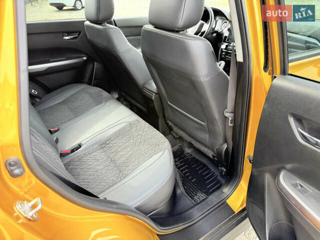 Желтый Сузуки Витара, объемом двигателя 1.37 л и пробегом 141 тыс. км за 17800 $, фото 19 на Automoto.ua