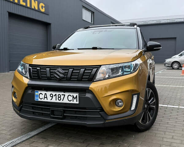 Желтый Сузуки Витара, объемом двигателя 1.4 л и пробегом 96 тыс. км за 19000 $, фото 2 на Automoto.ua