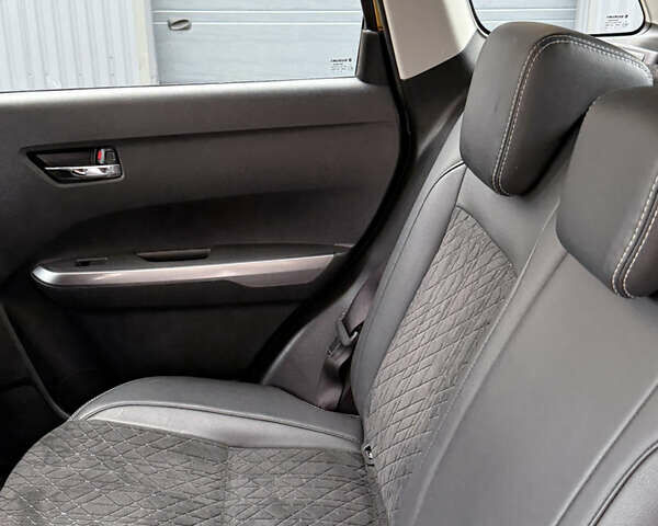 Желтый Сузуки Витара, объемом двигателя 1.4 л и пробегом 96 тыс. км за 19000 $, фото 46 на Automoto.ua