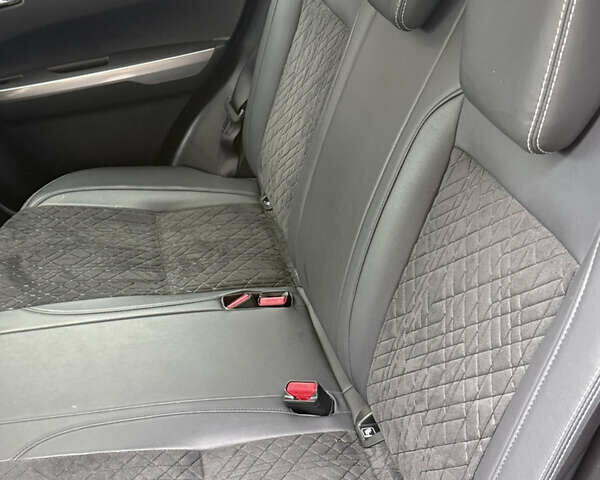 Желтый Сузуки Витара, объемом двигателя 1.4 л и пробегом 96 тыс. км за 19000 $, фото 43 на Automoto.ua