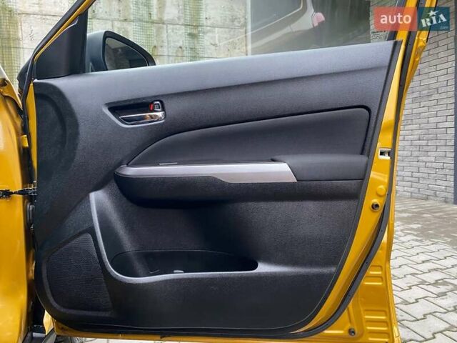 Сузуки Витара 2019 в Хмельницком на Automoto.ua Желтый Сузуки Витара, объемом двигателя 1 л и пробегом 78 тыс. км за 15999 $, фото 54 на Automoto.ua