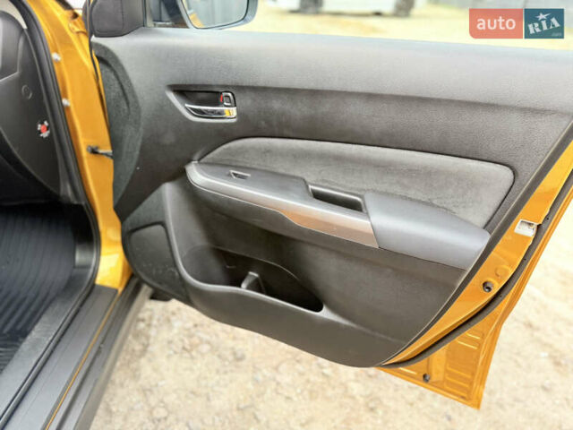 Желтый Сузуки Витара, объемом двигателя 1.37 л и пробегом 141 тыс. км за 17800 $, фото 28 на Automoto.ua