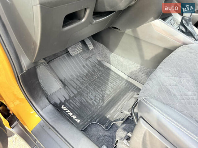 Желтый Сузуки Витара, объемом двигателя 1.37 л и пробегом 141 тыс. км за 17800 $, фото 46 на Automoto.ua