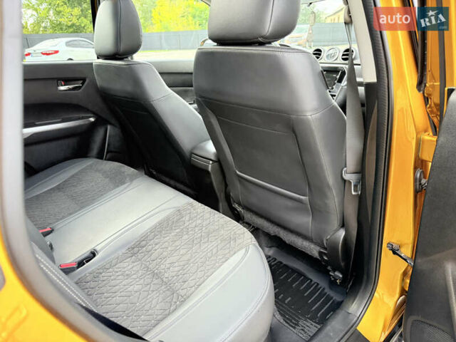Желтый Сузуки Витара, объемом двигателя 1.37 л и пробегом 141 тыс. км за 17800 $, фото 15 на Automoto.ua