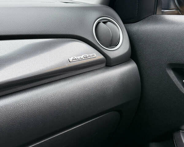 Желтый Сузуки Витара, объемом двигателя 1.4 л и пробегом 96 тыс. км за 19000 $, фото 38 на Automoto.ua