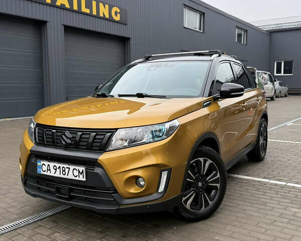 Желтый Сузуки Витара, объемом двигателя 1.4 л и пробегом 96 тыс. км за 19000 $, фото 1 на Automoto.ua