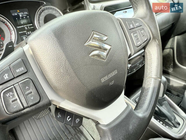 Желтый Сузуки Витара, объемом двигателя 1.37 л и пробегом 141 тыс. км за 17800 $, фото 54 на Automoto.ua