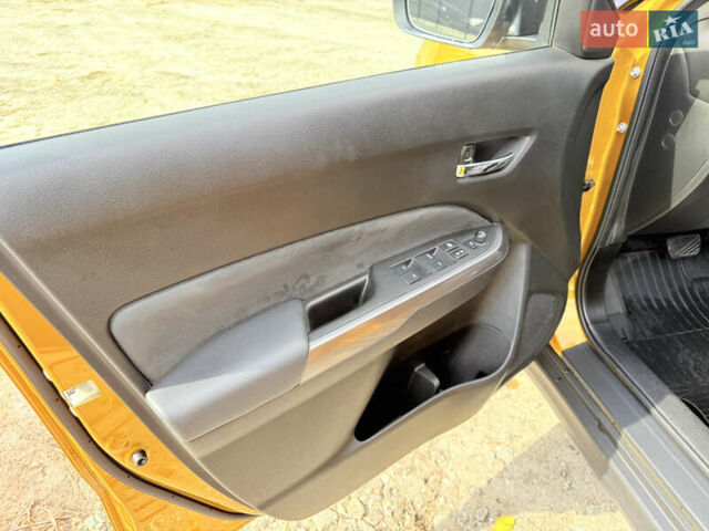 Желтый Сузуки Витара, объемом двигателя 1.37 л и пробегом 141 тыс. км за 17800 $, фото 44 на Automoto.ua