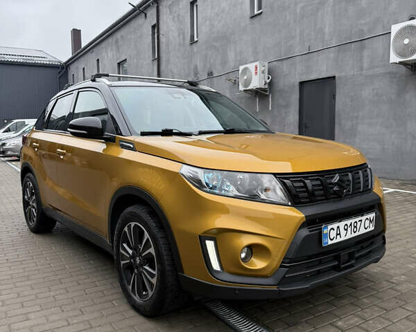 Желтый Сузуки Витара, объемом двигателя 1.4 л и пробегом 96 тыс. км за 19000 $, фото 5 на Automoto.ua