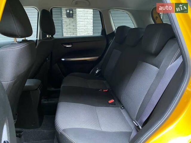 Сузуки Витара 2019 в Хмельницком на Automoto.ua Желтый Сузуки Витара, объемом двигателя 1 л и пробегом 78 тыс. км за 15999 $, фото 60 на Automoto.ua