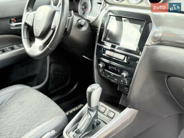 Желтый Сузуки Витара, объемом двигателя 1.37 л и пробегом 141 тыс. км за 17800 $, фото 20 на Automoto.ua