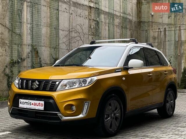 Сузуки Витара 2019 в Хмельницком на Automoto.ua Желтый Сузуки Витара, объемом двигателя 1 л и пробегом 78 тыс. км за 15999 $, фото 3 на Automoto.ua