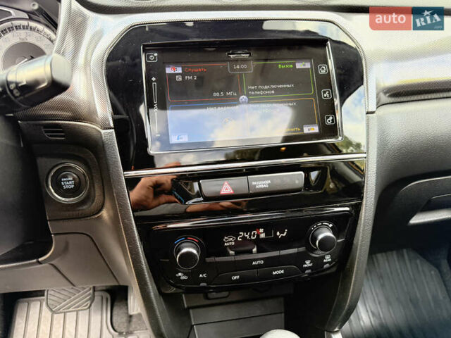 Желтый Сузуки Витара, объемом двигателя 1.37 л и пробегом 141 тыс. км за 17800 $, фото 58 на Automoto.ua