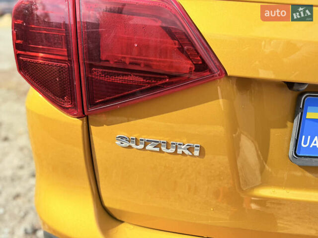 Желтый Сузуки Витара, объемом двигателя 1.37 л и пробегом 141 тыс. км за 17800 $, фото 31 на Automoto.ua