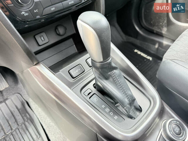 Желтый Сузуки Витара, объемом двигателя 1.37 л и пробегом 141 тыс. км за 17800 $, фото 48 на Automoto.ua