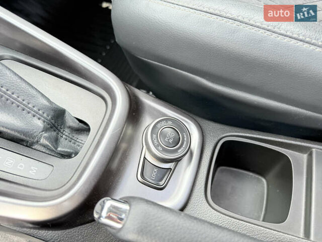 Желтый Сузуки Витара, объемом двигателя 1.37 л и пробегом 141 тыс. км за 17800 $, фото 52 на Automoto.ua